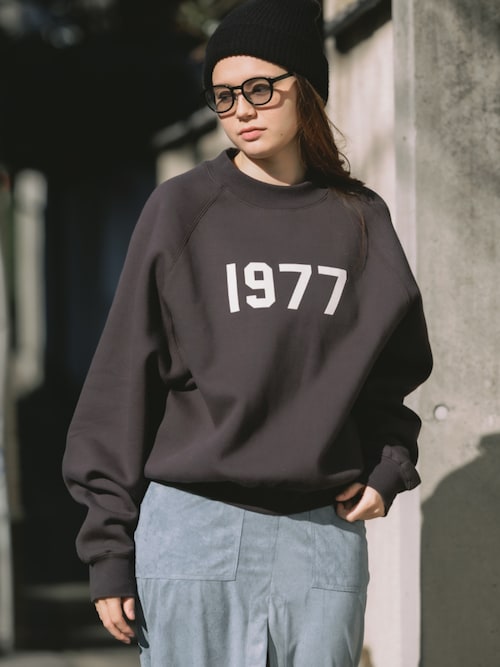 FOG ESSENTIALS/エッセンシャルズ 1977 CREW SWEAT SHIRTS フロント