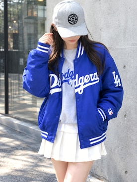 「MLB（メジャーリーグベースボール）のアイテム」を使った、迎　稀羅莉さん（レディース・160cm）の秋コーディネート