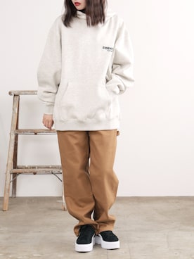 「アイテム（チノパンツ）」を使った、桃さん（レディース・164cm）の秋コーディネート