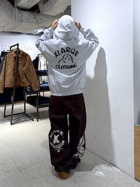 「XLARGE（エクストララージ）のDRAWING OG ZIP HOODED SWEATSHIRT（パーカー、グレー系）」を使った、RIRIさん（レディース・157cm）の秋コーディネート
