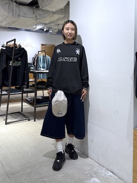 「XLARGE（エクストララージ）のLA SOCCER JERSEY（Tシャツ/カットソー、ブラック系）」を使った、RIRIさん（レディース・157cm）の夏コーディネート