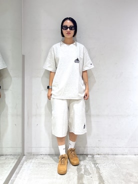 「Champion（チャンピオン）のXLARGE×Champion S/S TEE（Tシャツ/カットソー、グレー系）」を使った、RIRIさん（レディース・157cm）の春コーディネート