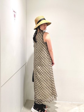 「SENSE OF PLACE by URBAN RESEARCH(センスオブプレイスバイアーバンリサーチ)のチェックシアーナローワンピース(ワンピース、ベージュ系)」を使った、yukichiさん(レディース・162cm)の夏コーディネート