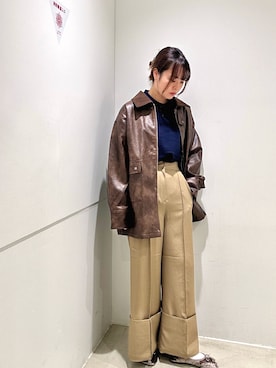 「トレンド秋素材コーデ」｜「アイテム（スラックス）」を使った、yukichiさん（レディース・162cm）の秋コーディネート