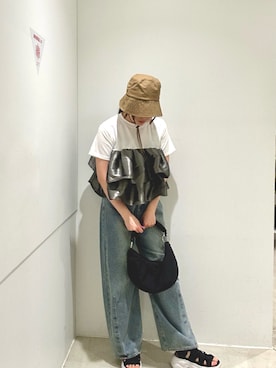 「SENSE OF PLACE by URBAN RESEARCH(センスオブプレイスバイアーバンリサーチ)のシャイニーフリルドッキングカットトップ(Tシャツ/カットソー、ホワイト系)」を使った、yukichiさん(レディース・162cm)の夏コーディネート