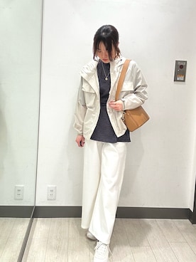 「URBAN RESEARCH(アーバンリサーチ)の『3サイズ展開』綿麻デニムイージーパンツ(デニムパンツ、ホワイト系)」を使った、yukichiさん(レディース・162cm)の春コーディネート