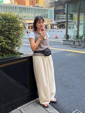「LOWRYS FARM（ローリーズファーム）の【LFM(U)】ソフリネンパンツ 　620977（その他パンツ、ホワイト系）」を使った、pecoさん（レディース・165cm）の夏コーディネート