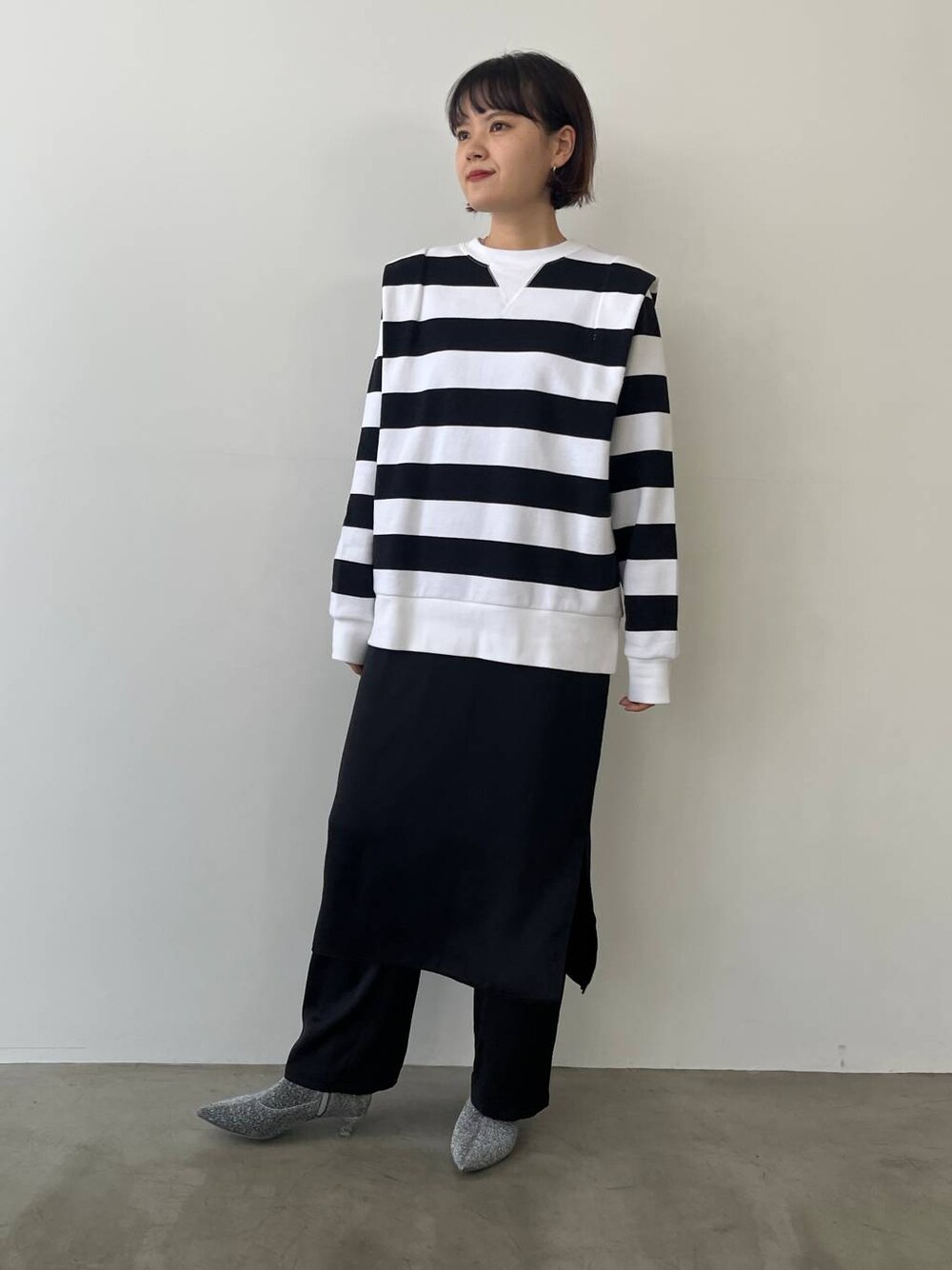 「ゆったり、ベーシック/シンプル、LOWRYS FARM、ローリーズスタイル_LOWRYS FARM」｜「LOWRYS FARMのポインテッドヒールブーツ　969455（ブーツ、シルバー系）」を使った、pecoさん（レディース・166cm）の秋コーディネートの1枚目の写真