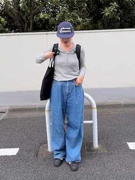「LOWRYS FARM（ローリーズファーム）の【LFM(U)】ライトDENIMタックワイドＰ　646326（デニムパンツ、ブルー系）」を使った、pecoさん（レディース・165cm）の秋コーディネート