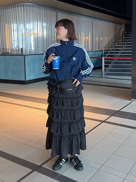 「eL（エル）の【eL】Frill Narrow Skirt/645553（スカート、ブラック系）」を使った、pecoさん（レディース・165cm）の春コーディネート