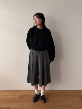 「LOWRYS FARM（ローリーズファーム）のＴＲプリーツハーフパンツ 782957（スラックス、グレー系）」を使った、pecoさん（レディース・165cm）の秋コーディネート