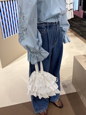 「LOWRYS FARM（ローリーズファーム）のフリルキンチャクＢＡＧ 656172（ハンドバッグ、ホワイト系）」を使った、pecoさん（レディース・165cm）の春コーディネート