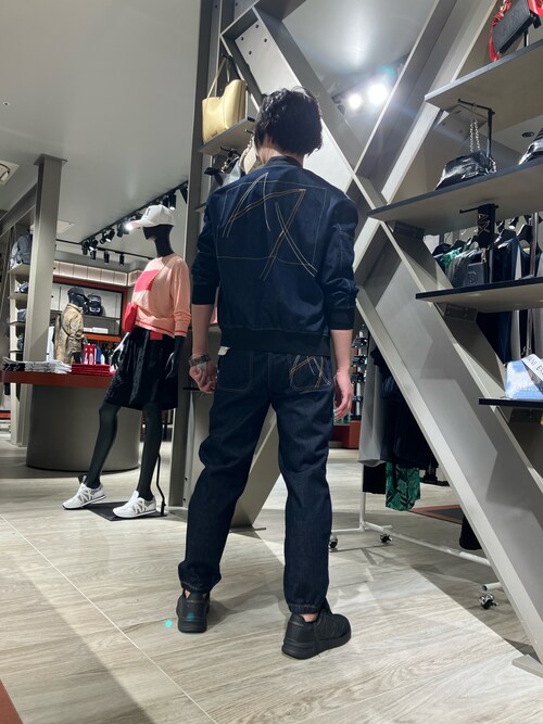 【美品】アルマーニ ジーンズ レザー ハトメ パンチング スタッズ スニーカー黒 美品】アルマーニ ジーンズ レザー ハトメ パンチング スタッズ
