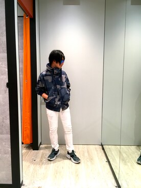 「ARMANI EXCHANGE（アルマーニエクスチェンジ）の【A|X アルマーニ エクスチェンジ】バイカー　ダメージデニムパンツ_J27/SKINNY（デニムパンツ）」を使った、IMAさん（メンズ・176cm）の春コーディネート