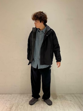 「冬の差し色コーデ」｜「アイテム（サンダル）」を使った、suke さん（メンズ・177cm）の冬コーディネート