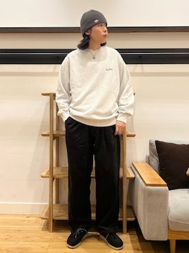 「URBAN RESEARCH DOORS（アーバンリサーチドアーズ）のL.L.Bean JAPAN EDITION　SMITHFIELD CREWNECK SWEAT（スウェット、グレー系）」を使った、小林優介さん（メンズ・177cm）の秋コーディネート