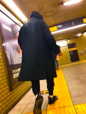 「アイテム（ステンカラーコート）」を使った、セイジャスさん（メンズ・175cm）の冬コーディネート