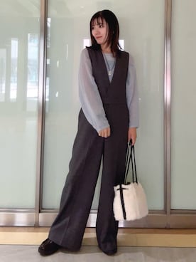 「INDIVI（インディヴィ）の【トレンド／スタイルアップ】ストレッチコンビネゾン（サロペット/オーバーオール、グレー系）」を使った、mayutaさん（レディース・158cm）の秋コーディネート