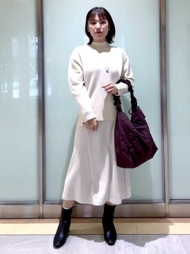 「INDIVI（インディヴィ）の【冬ニット人気NO．1！／カシミヤ混】ミドルゲージハイネックニット（ニット/セーター、ホワイト系）」を使った、mayutaさん（レディース・158cm）の冬コーディネート