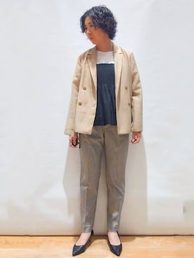 「index（インデックス）の麻調シアーダブルブレストテーラードジャケット【洗濯機洗い可】（テーラードジャケット、イエロー系）」を使った、beer77さん（レディース・161cm）の春コーディネート