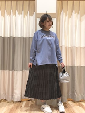 「blue」｜「アイテム（スウェット）」を使った、しげさん（レディース・163cm）の秋コーディネート
