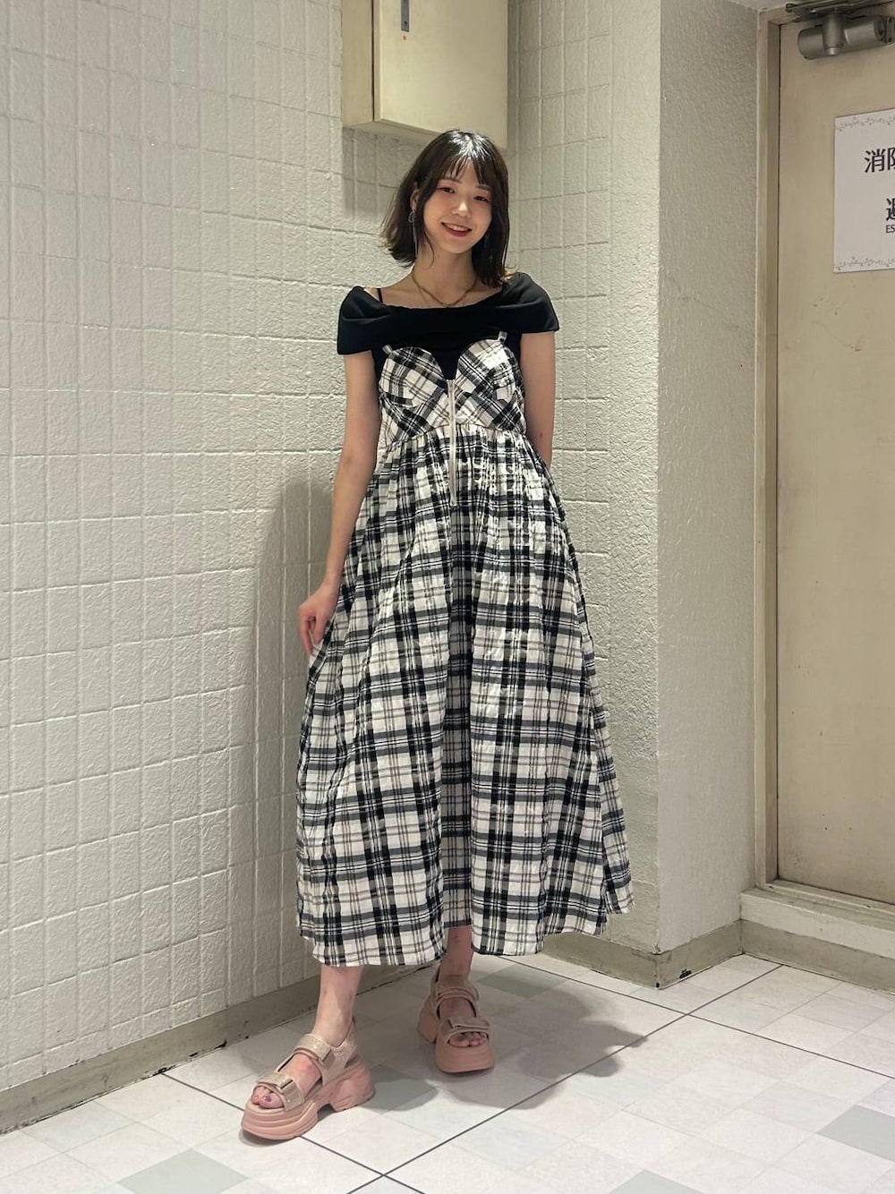「サンダル、厚底、厚底サンダル、差し色コーデ、カジュアル、大人カジュアル、スポーツサンダル、スポサン、高身長、個性派、ORiental TRaffic、WA ORiental TRaffic」｜「ORiental TRafficの2025春夏新作 スパンコール厚底サンダル/56203（サンダル、ピンク系）」を使った、moekaさん（レディース・174cm）の夏コーディネートの1枚目の写真