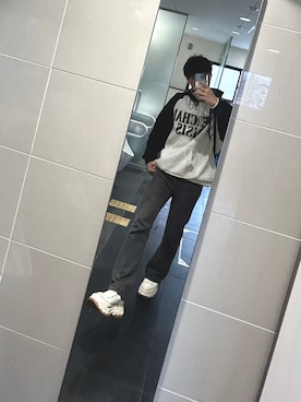 「GLARE（グレア）のアイテム」を使った、MIKKUNさん（メンズ・173cm）の春コーディネート