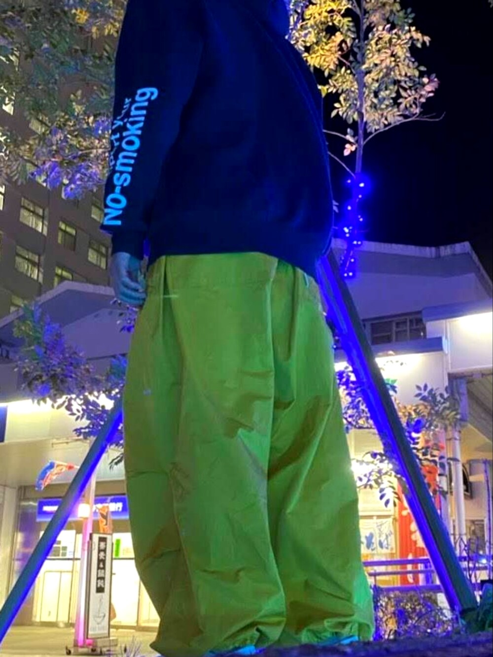 「大人カジュアル、休日コーデ、秋のコーデ、大人コーデ、おしゃれさんと繋がりたい、ストリート、秋服、秋」｜「Perushuのロゴ刺繍スノーパンツ（その他パンツ、イエロー系）」を使った、龍太さん（メンズ・169cm）の秋コーディネートの1枚目の写真