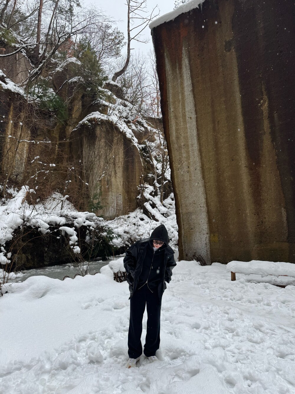 「ciatreのアイテム（スラックス、ブラック系）」を使った、ぷくまるさん（レディース・163cm）の冬コーディネートの1枚目の写真