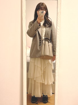 「アイテム（ローファー）」を使った、manami さん（レディース・159cm）の秋コーディネート