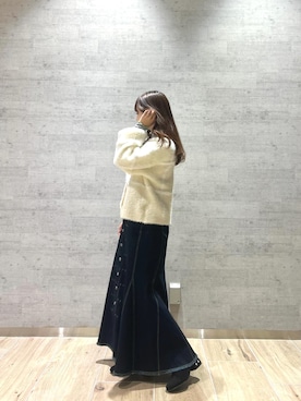 「アイテム（デニムスカート）」を使った、Q_takahashiさん（レディース・153cm）の秋コーディネート