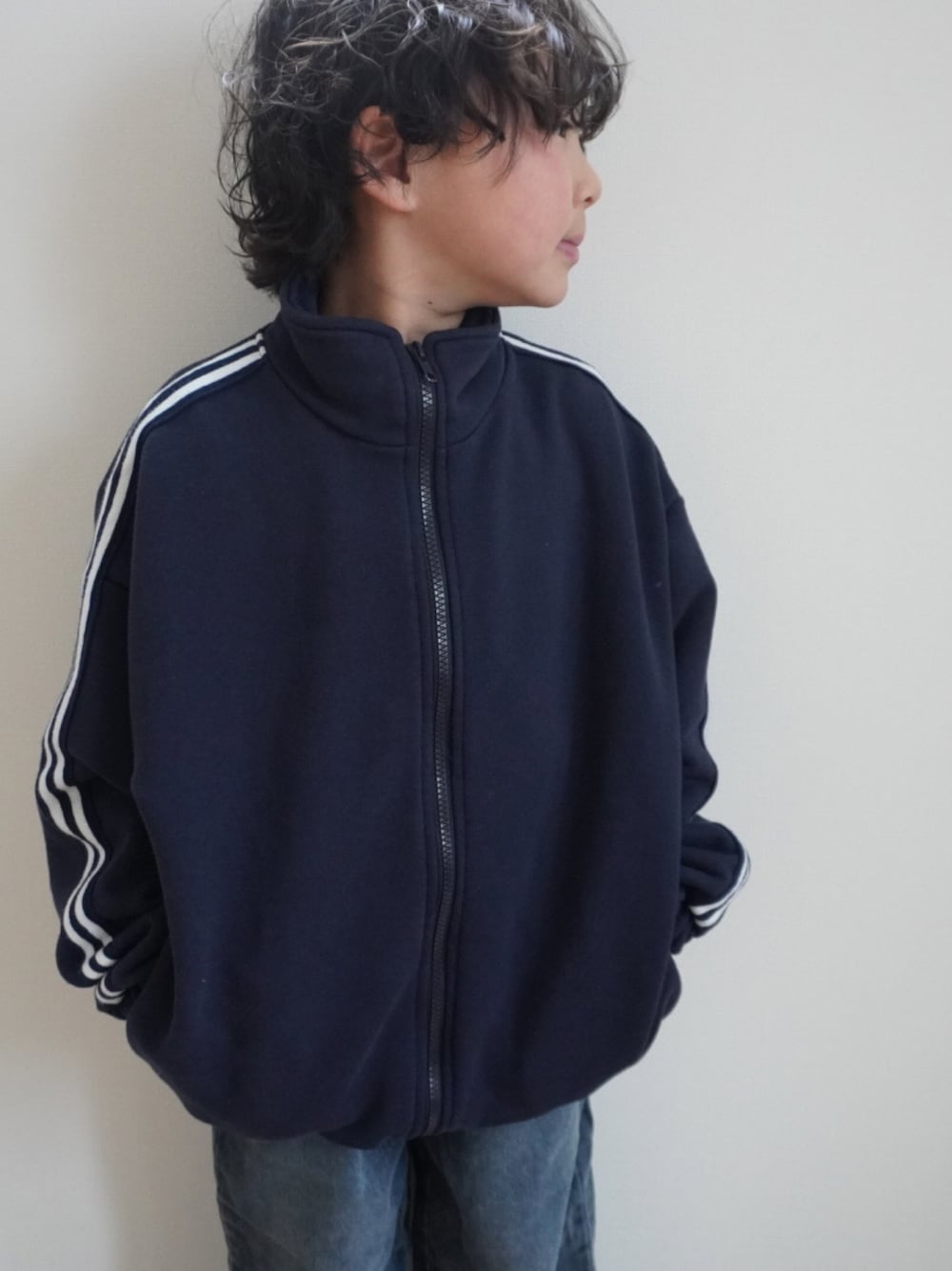 「韓国子供服、キッズファッション、キッズコーデ、6歳、男の子、男の子コーデ、男の子ファッション、キッズ」｜「minibonbonのアイテム（ジャケット/アウター、ブルー系）」を使った、3kids monさん（キッズ・123cm）の夏コーディネートの1枚目の写真