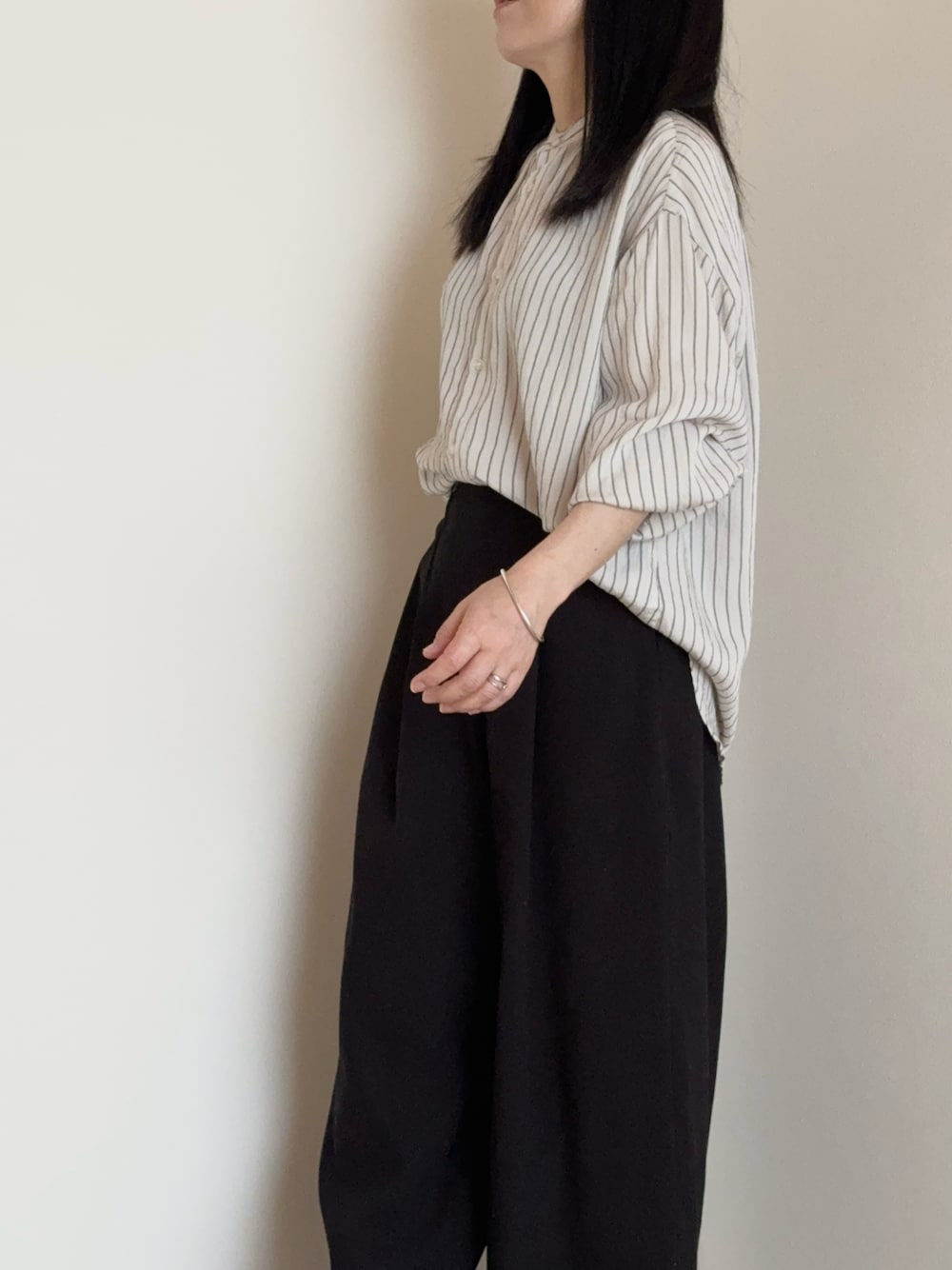 「ワイドパンツ、ブラウス、オーバーサイズ」｜「SM2のアイテム（シャツ/ブラウス、その他）」を使った、natumikuさん（骨格ウェーブ・レディース・152cm）の秋コーディネートの1枚目の写真