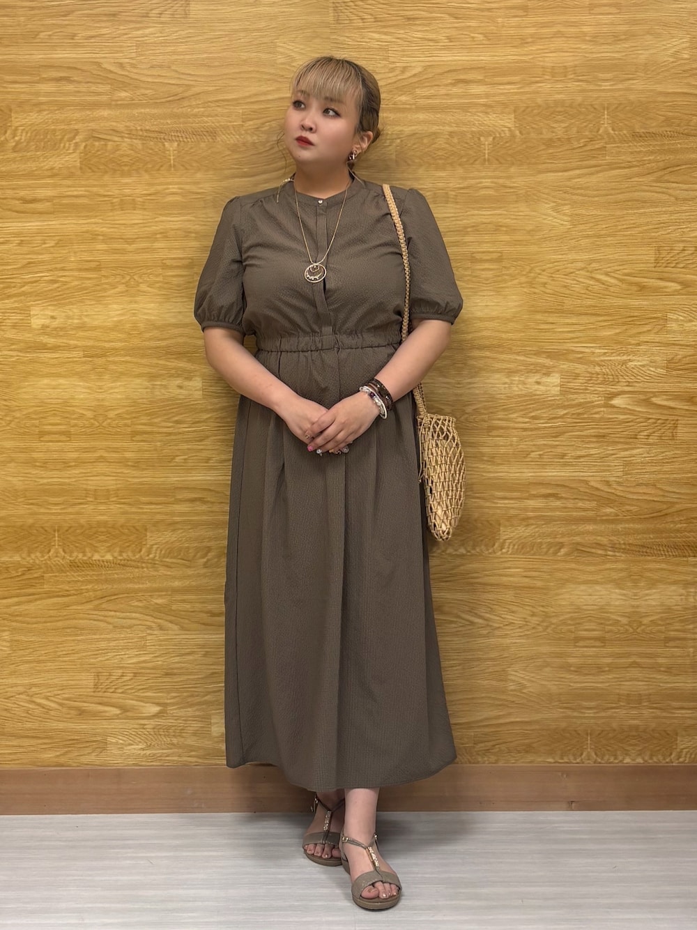 「ワンピース、ワンピーススタイル、ワンピースコーデ、ワンピース 、低身長、低身長コーデ、低身長女子」｜「DRESKIPのサッカーワンピース（ワンピース、ブラウン系）」を使った、ぁむさん（レディース・151cm）の春コーディネートの1枚目の写真