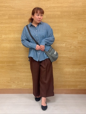 「SHOO・LA・RUE（シューラルー）の【UV/体型カバー/S-LL/綿100%】優しく透ける 柔らかシアーデニムシャツ（シャツ/ブラウス、ブルー系）」を使った、ぁむさん（レディース・151cm）の春コーディネート