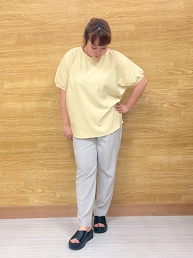 「SHOO・LA・RUE（シューラルー）の【ひんやり/UV/洗濯後しわになりにくい】楽なのにキレイ見え ウエストゴムテーパードパンツ（その他パンツ、グレー系）」を使った、ぁむさん（レディース・151cm）の春コーディネート