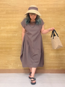 「SHOO・LA・RUE（シューラルー）の【S-LL/洗濯機可/体型カバー】ふんわりラインが女性らしい コクーンワンピース（ワンピース、ブラウン系）」を使った、ぁむさん（レディース・151cm）の夏コーディネート