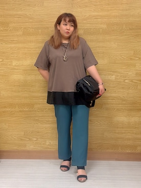 「SHOO・LA・RUE（シューラルー）の【ひんやり/UV/抗菌防臭】体型カバーも叶う　裾切り替えAライントップス（Tシャツ/カットソー、ブラウン系）」を使った、ぁむさん（レディース・151cm）の夏コーディネート