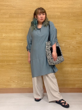 「SHOO・LA・RUE（シューラルー）の【ひんやり/S-LL/洗濯後しわになりにくい】体型カバーにも ゆるっとリラックスチュニック（ワンピース、ブルー系）」を使った、ぁむさん（レディース・151cm）の夏コーディネート