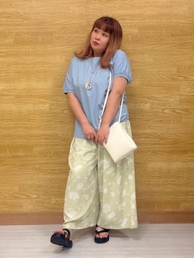 「SHOO・LA・RUE（シューラルー）の【S-LL/柄が選べる】大人上品な花柄でコーデが彩る アソートプリントスカーチョ（その他パンツ、グリーン系）」を使った、ぁむさん（レディース・151cm）の春コーディネート