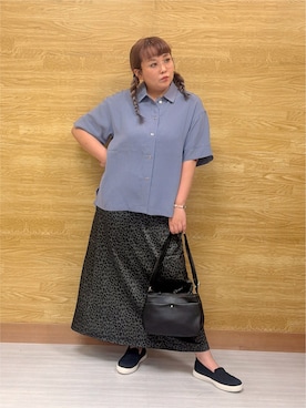 「SHOO・LA・RUE（シューラルー）の【通気性〇/ひんやり/S-LL】洗濯後しわになりにくい とろみストライプシャツ（シャツ/ブラウス、ブルー系）」を使った、ぁむさん（レディース・151cm）の夏コーディネート