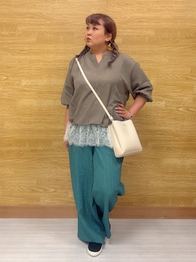 「SHOO・LA・RUE（シューラルー）の【S-LL】裾レースで女性らしさをプラス レイヤード風 タックスキッパーブラウス（シャツ/ブラウス、ベージュ系）」を使った、ぁむさん（レディース・151cm）の夏コーディネート