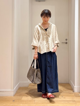 「URBAN RESEARCH DOORS（アーバンリサーチドアーズ）のリネンリヨセルドットドルマンシャツ（シャツ/ブラウス、ベージュ系）」を使った、yokoo さん（レディース・156cm）の春コーディネート