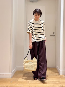 「RODE SKO（ロデスコ）のプチワンハンドルペーパートート（トートバッグ）」を使った、yokoo さん（レディース・156cm）の夏コーディネート