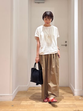 「URBAN RESEARCH DOORS（アーバンリサーチドアーズ）のギャザーボリュームパンツ｜イージーパンツ/ウエストゴム/大人カジュアル（その他パンツ）」を使った、yokoo さん（レディース・156cm）の夏コーディネート