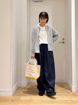 「アイテム（サンダル）」を使った、yokoo さん（レディース・156cm）の秋コーディネート