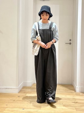 「アイテム（サロペット/オーバーオール、グレー系）」を使った、yokoo さん（レディース・156cm）の夏コーディネート