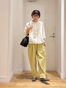 「かぐれ（カグレ）のリネンハーフスリーブシャツ（シャツ/ブラウス、ホワイト系）」を使った、yokoo さん（レディース・156cm）の夏コーディネート