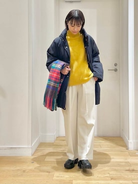 「URBAN RESEARCH DOORS（アーバンリサーチドアーズ）のタートルネックニット（ニット/セーター）」を使った、yokoo さん（レディース・156cm）の冬コーディネート