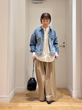 「URBAN RESEARCH DOORS（アーバンリサーチドアーズ）の『速乾/イージーケア/UVカット』『UR TECH』Aircareフリルネックブラウス（シャツ/ブラウス、ホワイト系）」を使った、yokoo さん（レディース・156cm）の秋コーディネート